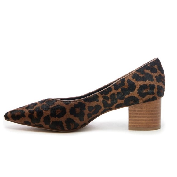 Kerah Pointed Toe Pump
SOLE SOCIETY - Picture 6 of 15